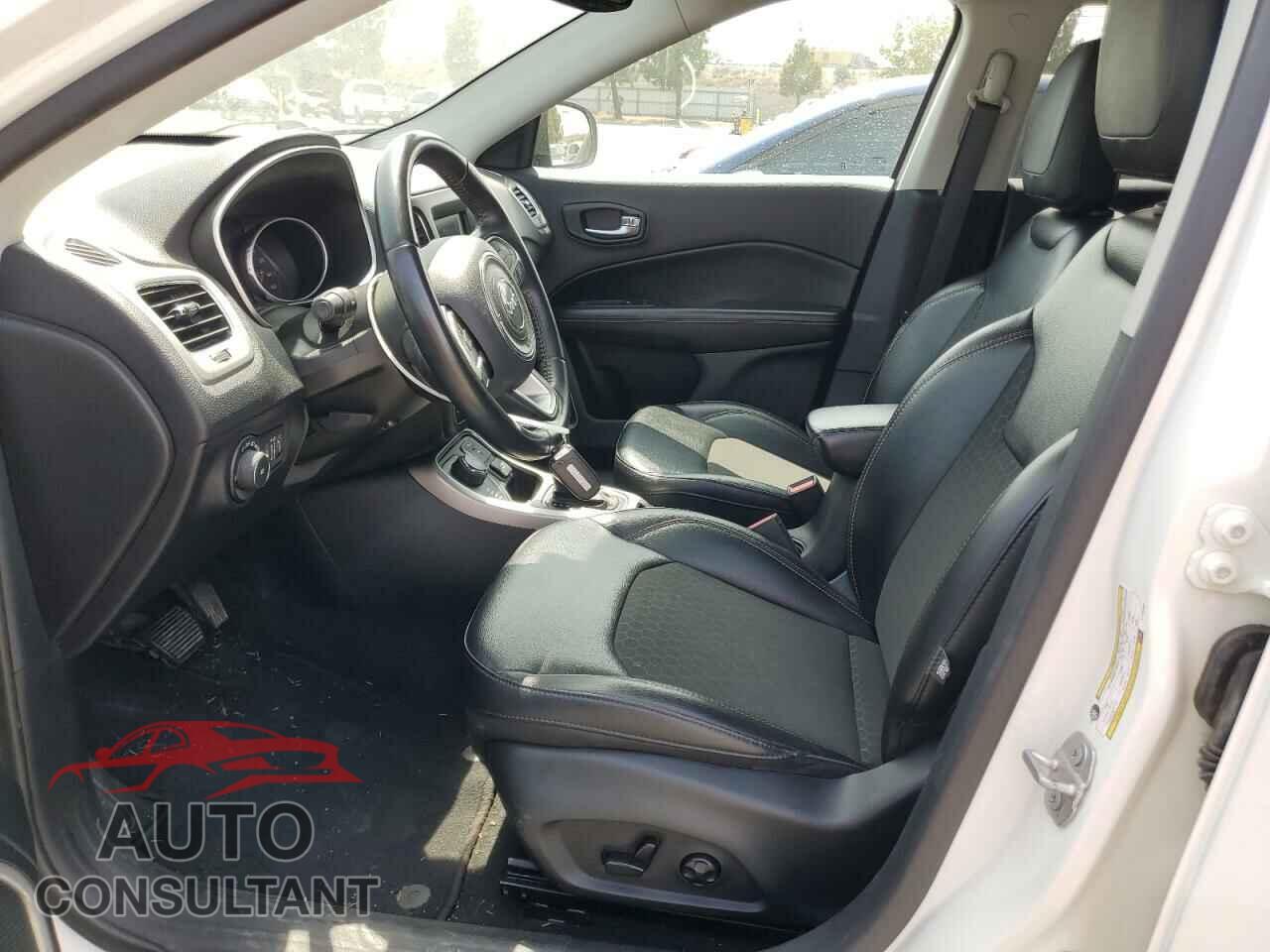 JEEP COMPASS 2020 - 3C4NJDBB8LT192591