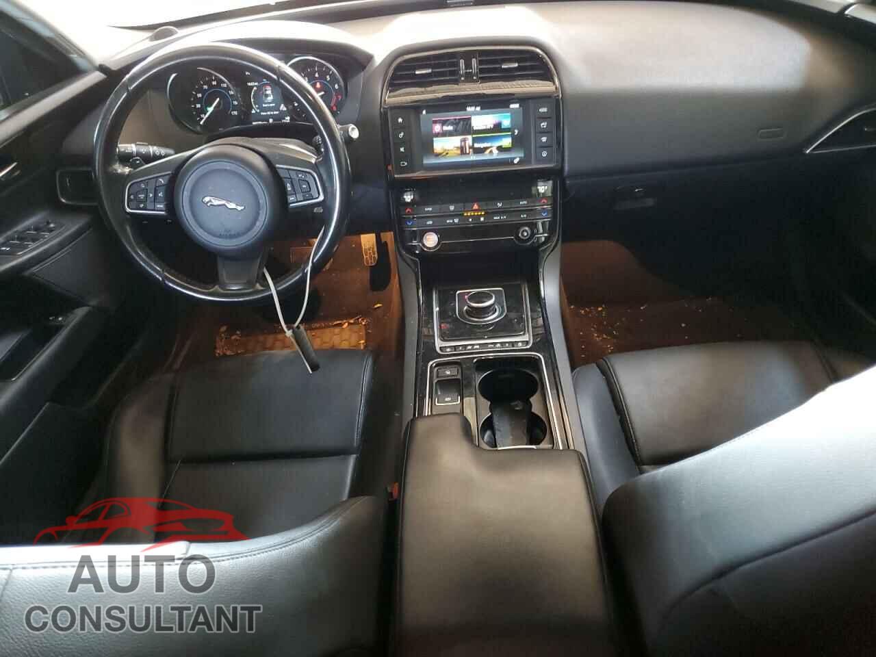 JAGUAR XE 2018 - SAJAR4FX6JCP33046