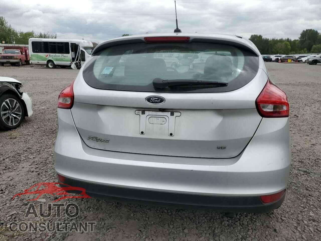 FORD FOCUS 2015 - 1FADP3K22FL269823