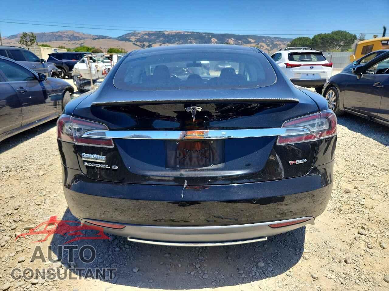 TESLA MODEL S 2013 - 5YJSA1DP2DFP26016