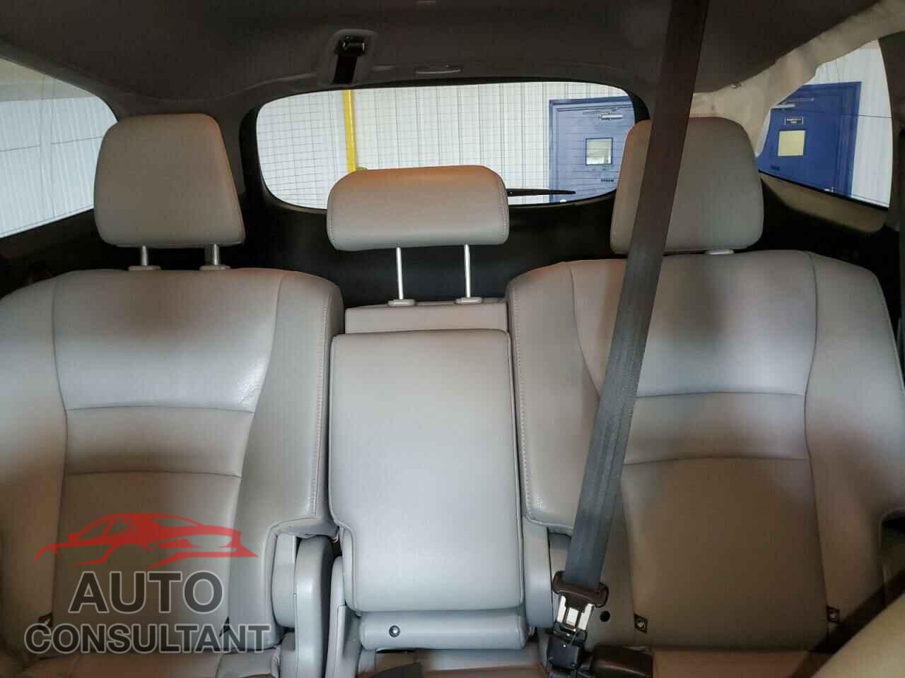 HONDA PILOT 2017 - 5FNYF6H90HB062339