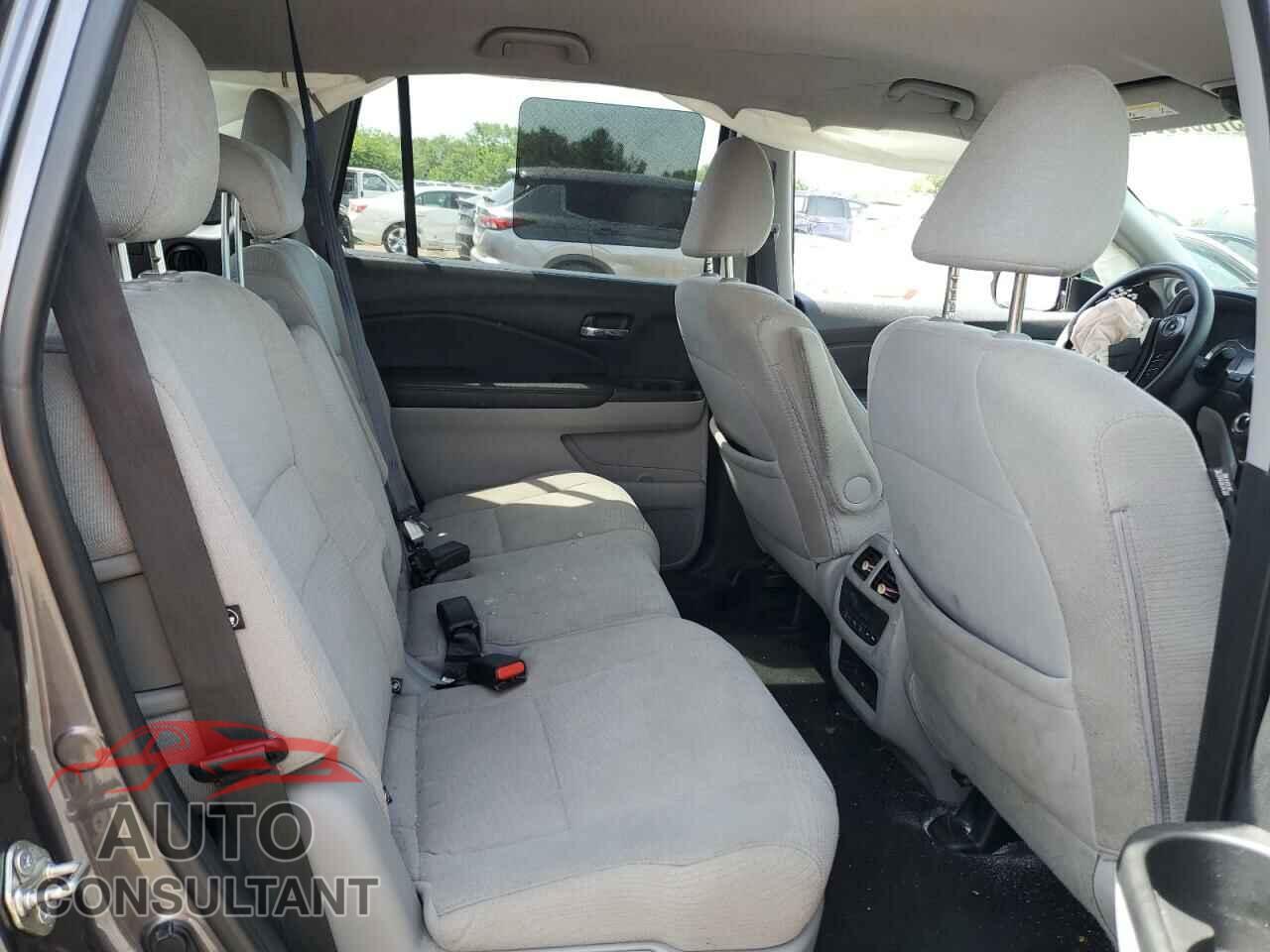 HONDA PILOT 2017 - 5FNYF6H35HB031812
