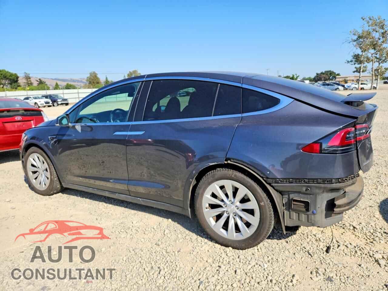 TESLA MODEL X 2017 - 5YJXCBE26HF077027