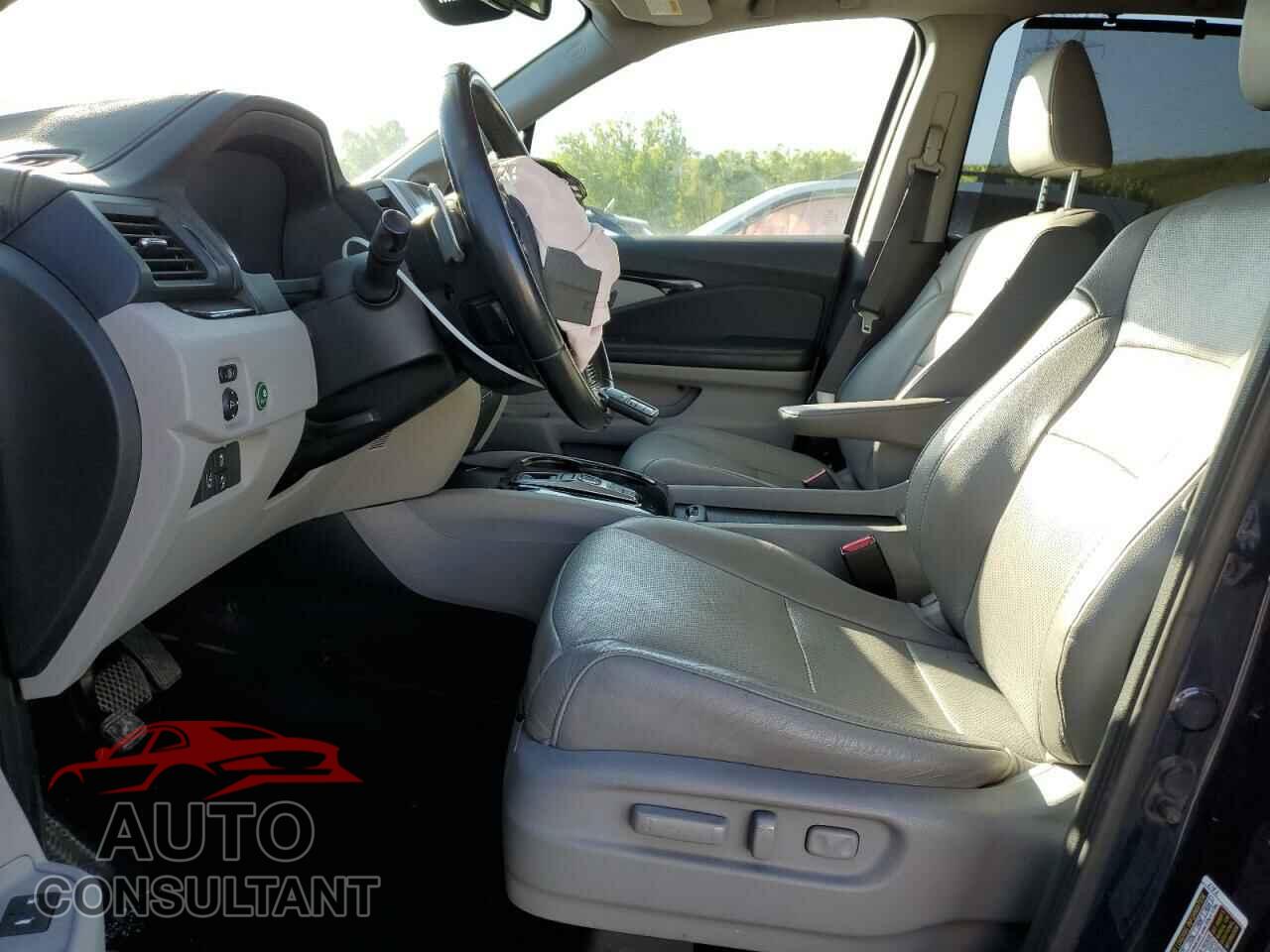 HONDA PILOT 2017 - 5FNYF6H04HB001111