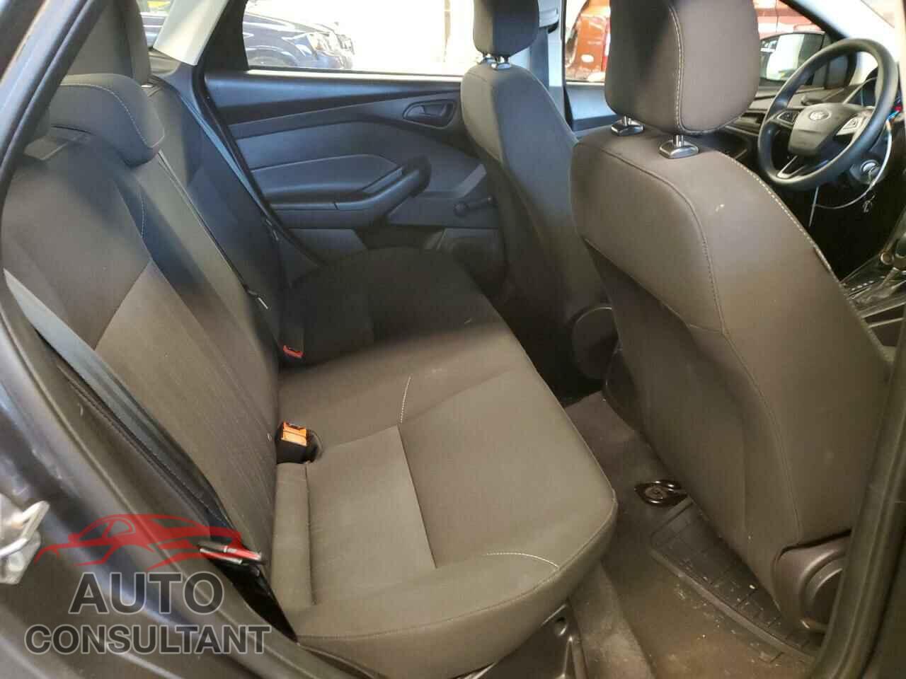 FORD FOCUS 2015 - 1FADP3E20FL312308
