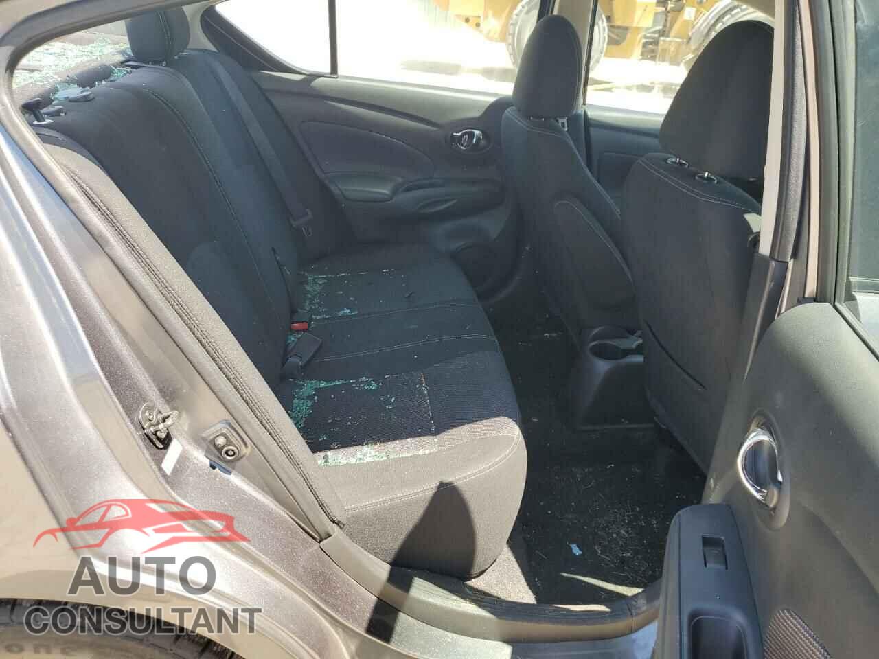 NISSAN VERSA 2018 - 3N1CN7AP1JL855266