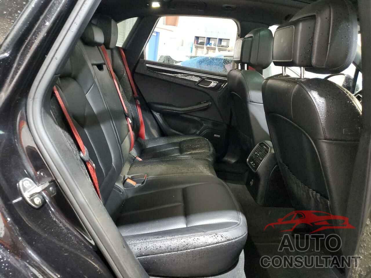 PORSCHE MACAN 2018 - WP1AG2A59JLB61094