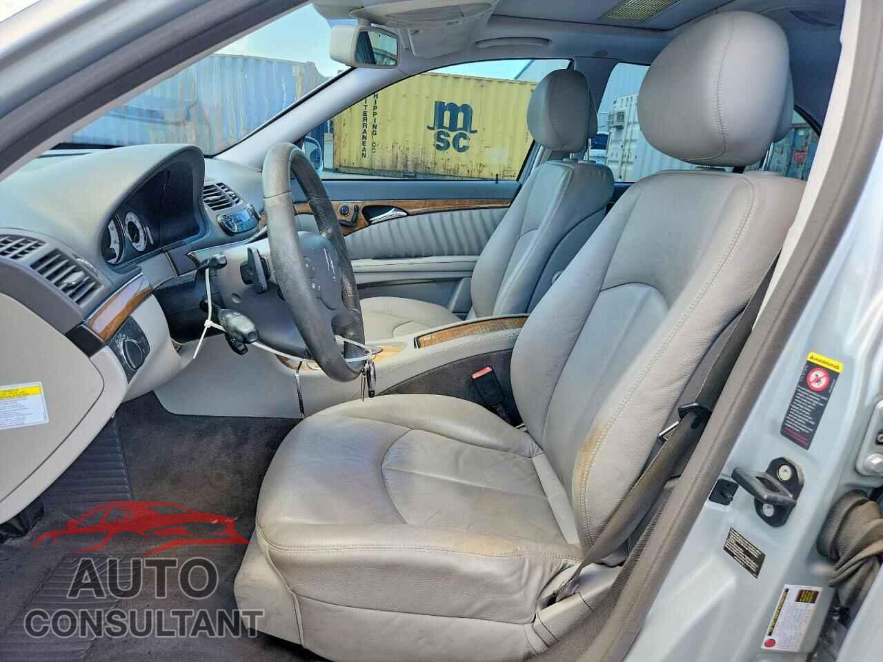 MERCEDES-BENZ E-CLASS 2009 - WDBUF56X39B425973