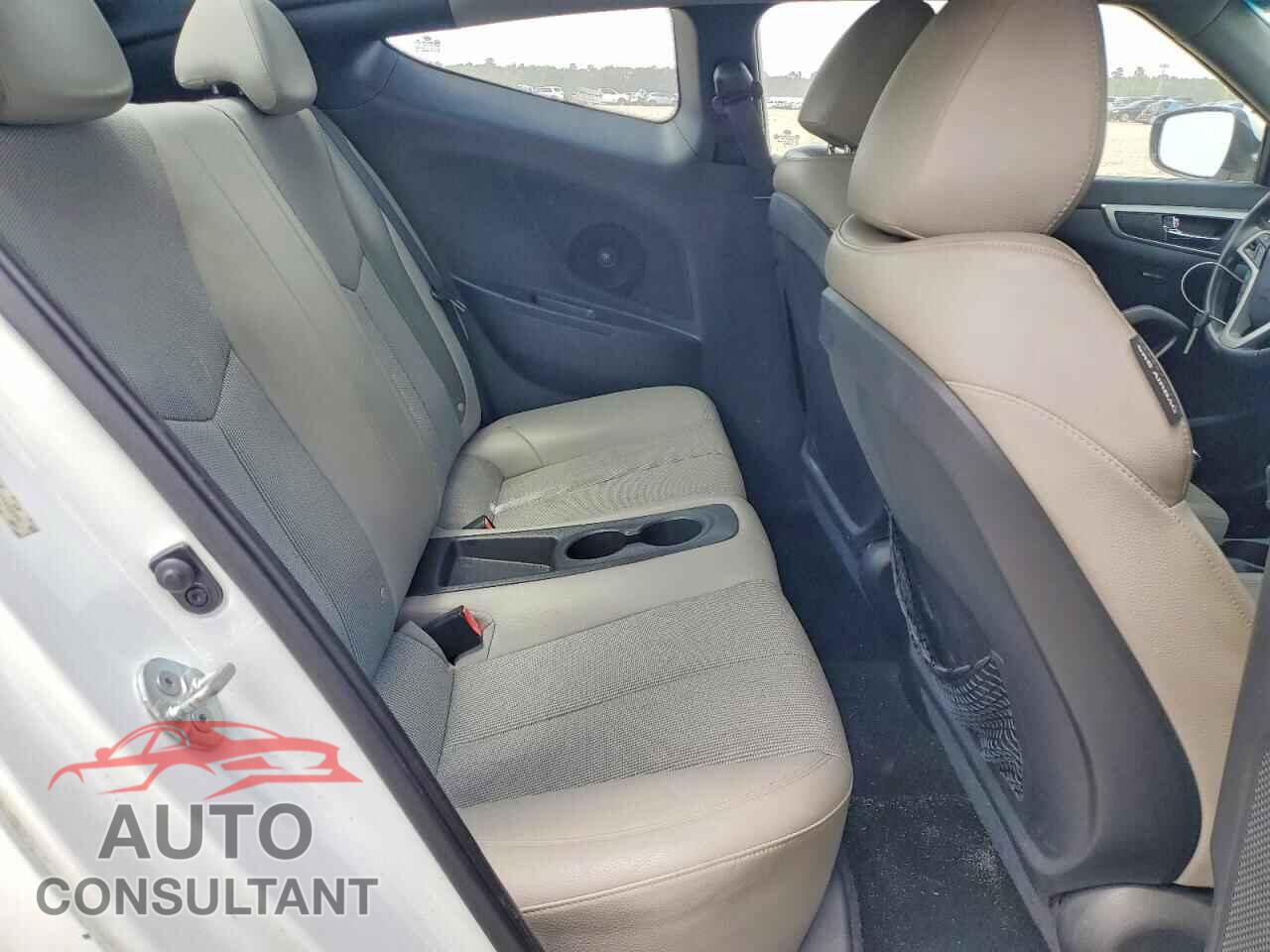 HYUNDAI VELOSTER 2013 - KMHTC6AD8DU140090