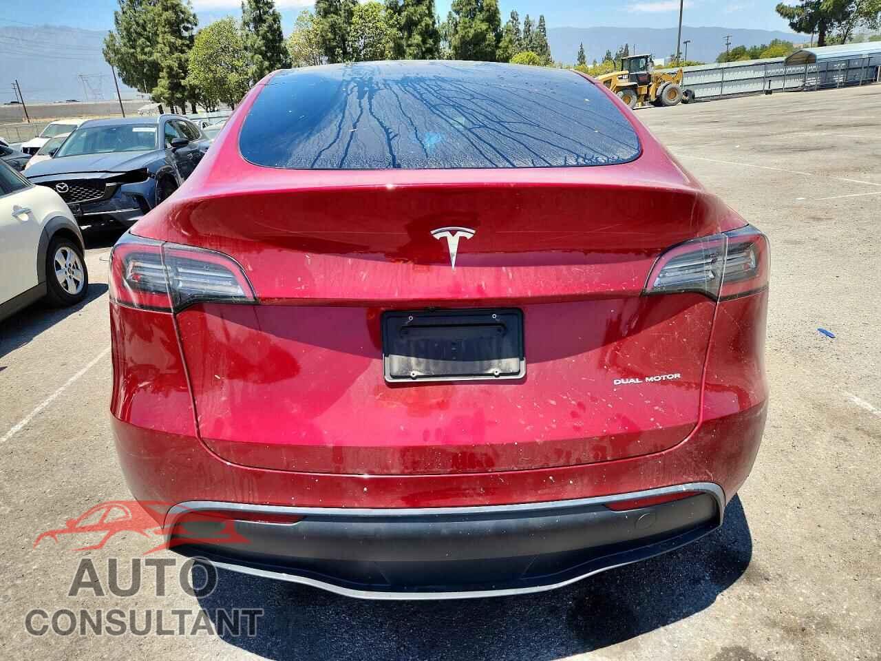 TESLA MODEL Y 2024 - 7SAYGAEE5RF015930