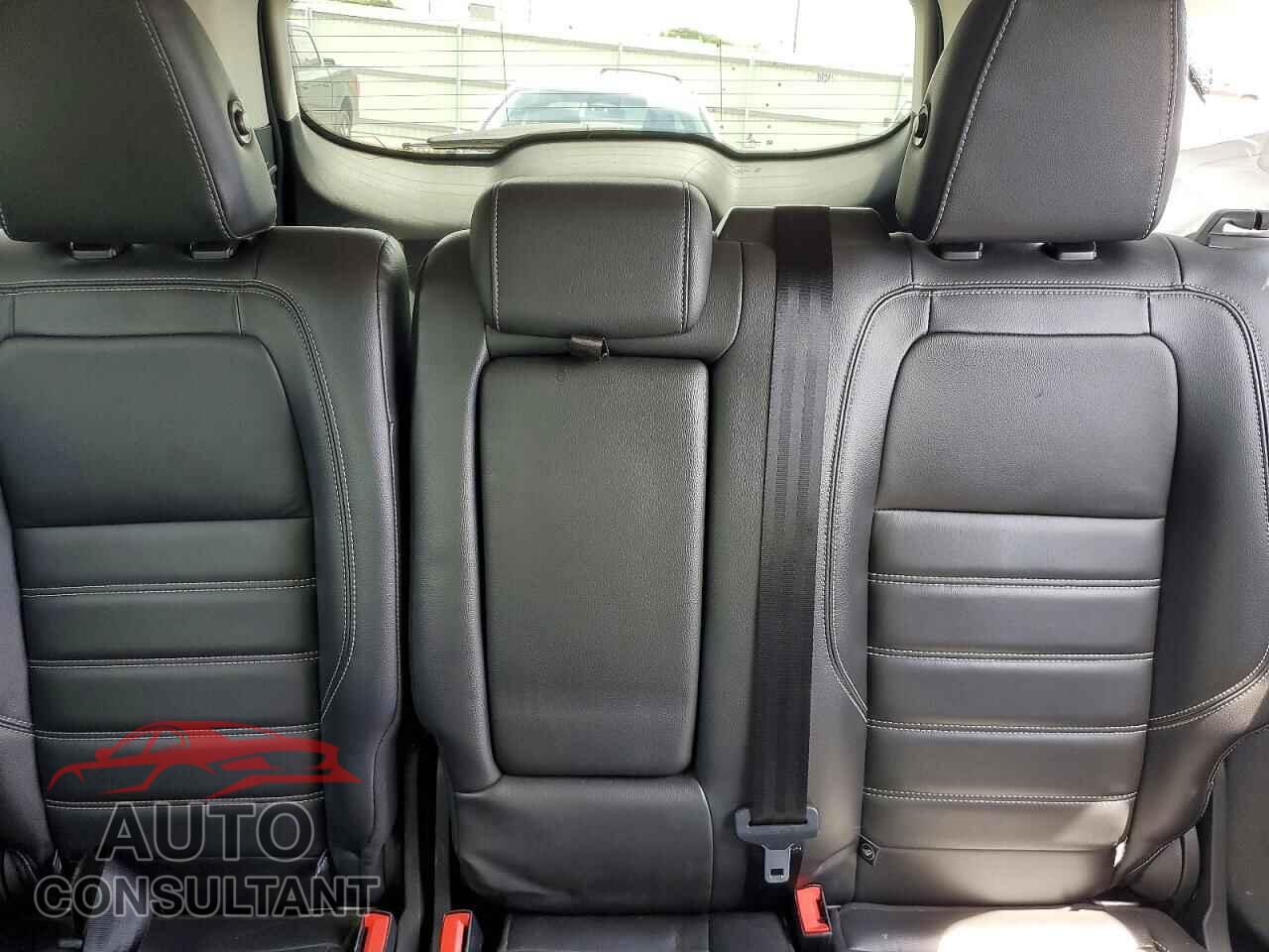 FORD ESCAPE 2017 - 1FMCU9JD2HUC58897