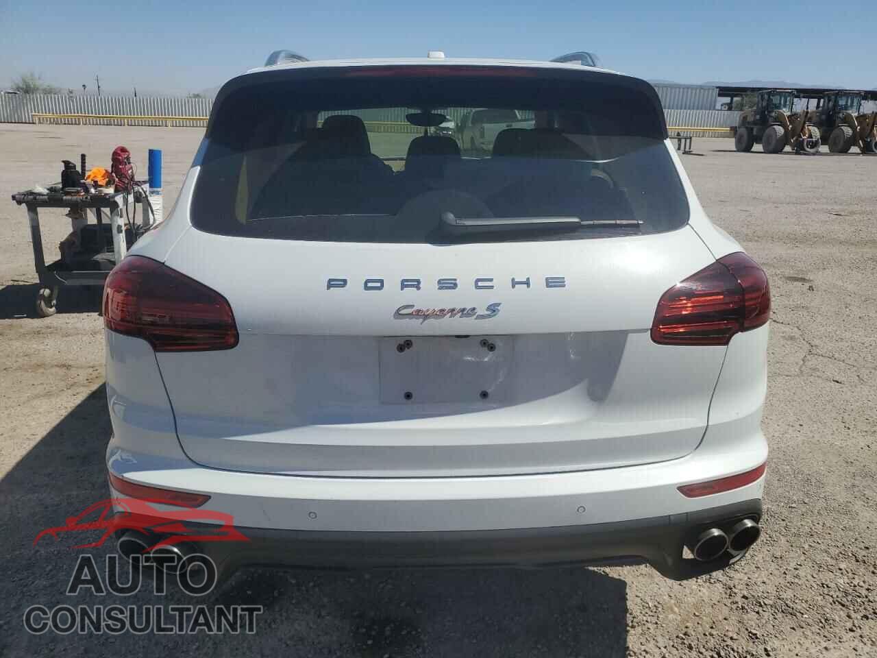 PORSCHE CAYENNE 2016 - WP1AB2A27GLA95920