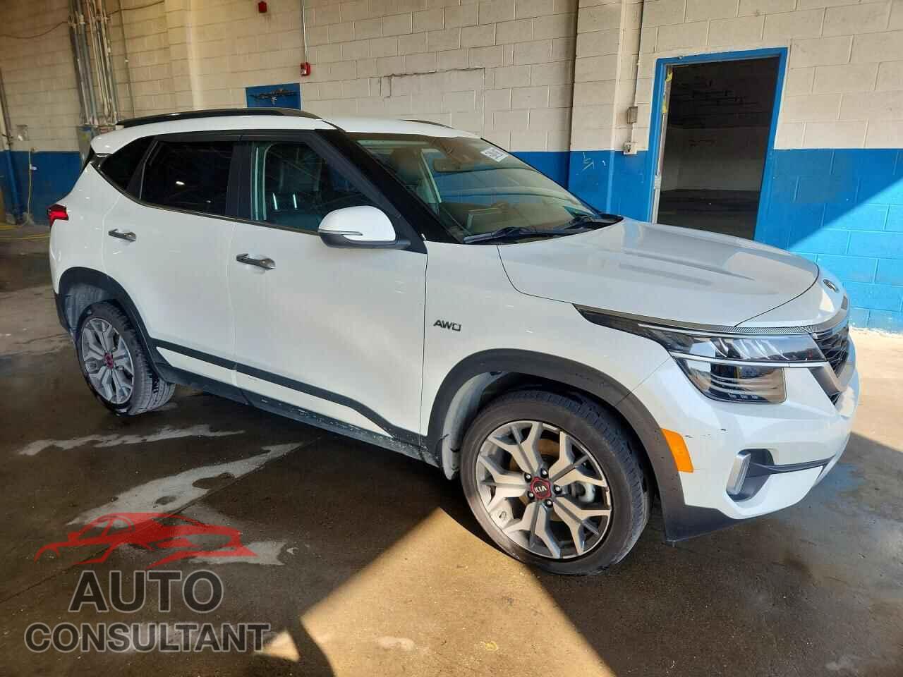 KIA SELTOS 2021 - KNDETCA20M7166191