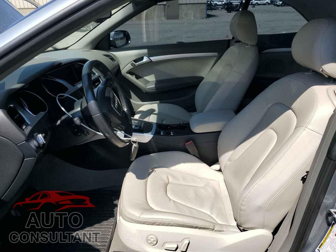 AUDI A5 2011 - WAUJFAFH2BN002714