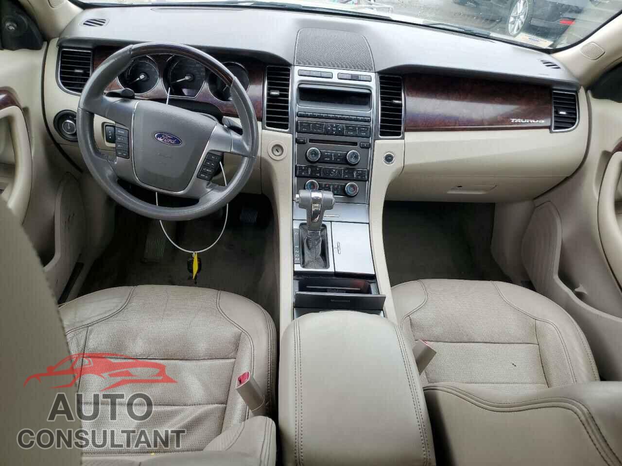 FORD TAURUS 2010 - 1FAHP2FW1AG123133