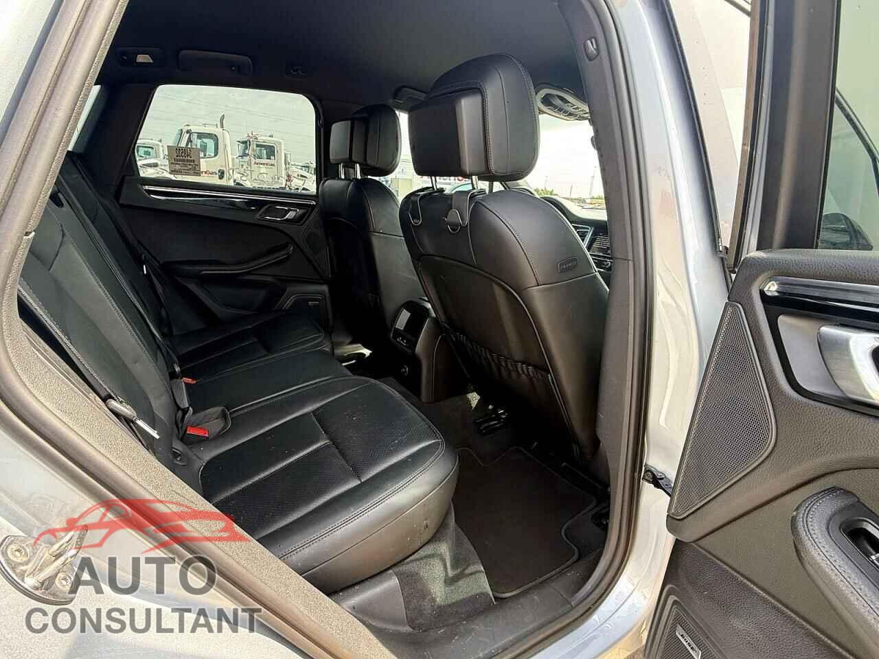 PORSCHE MACAN 2015 - WP1AB2A53FLB55393