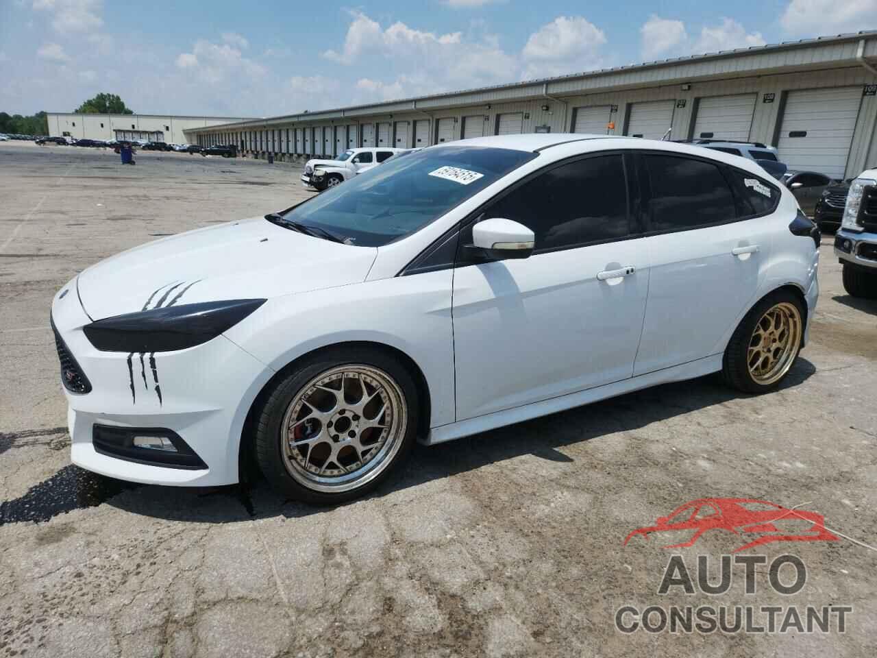 FORD FOCUS 2018 - 1FADP3L95JL221883
