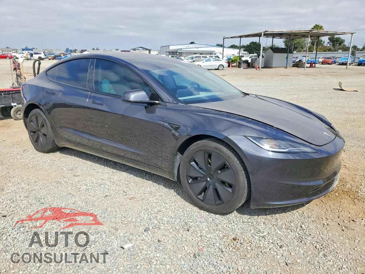 TESLA MODEL 3 2024 - 5YJ3E1EA4RF824247