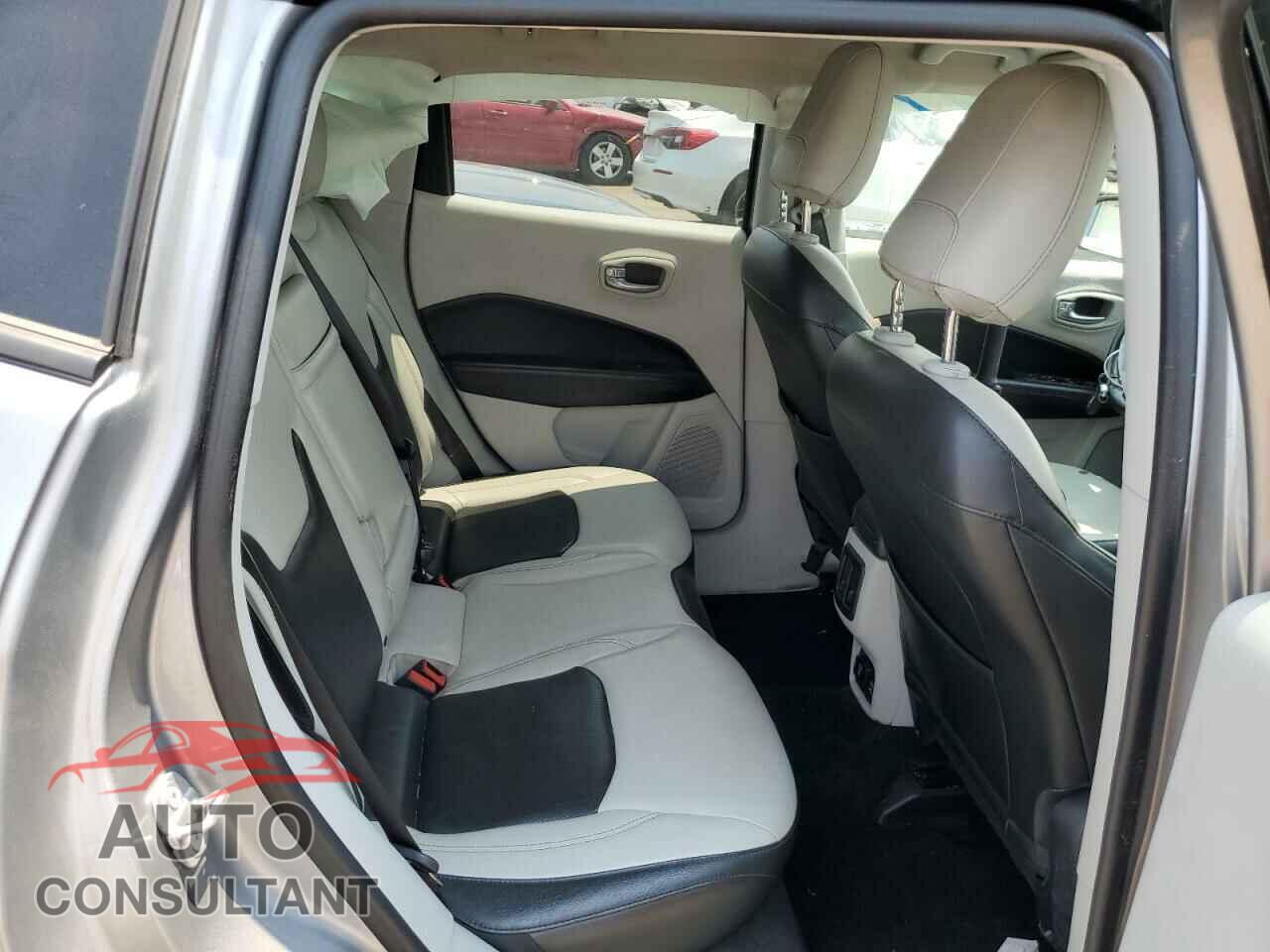 JEEP COMPASS 2018 - 3C4NJDCB1JT463826