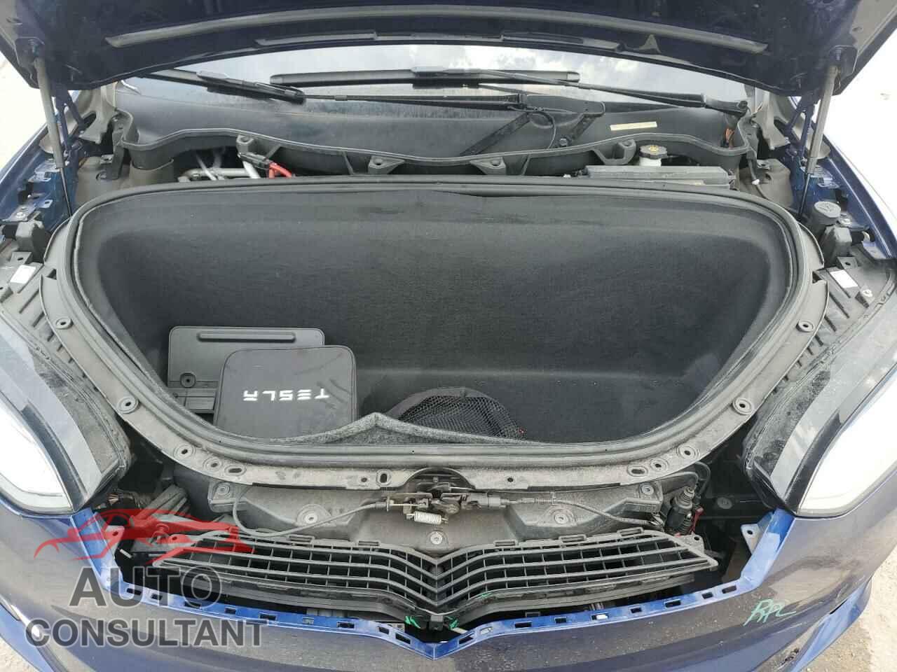 TESLA MODEL X 2017 - 5YJXCBE22HF077428