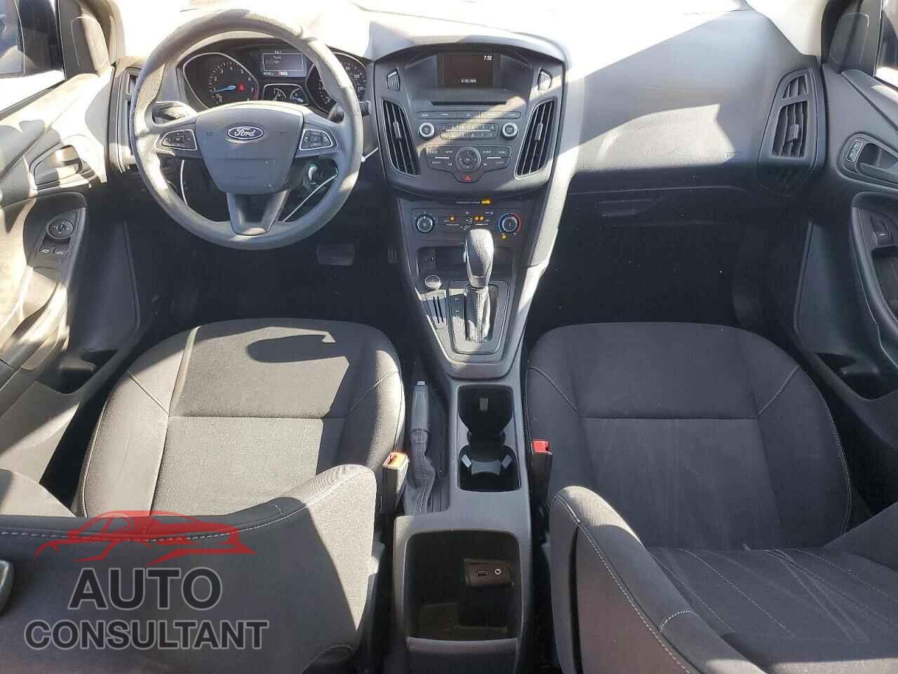 FORD FOCUS 2017 - 1FADP3E22HL348245