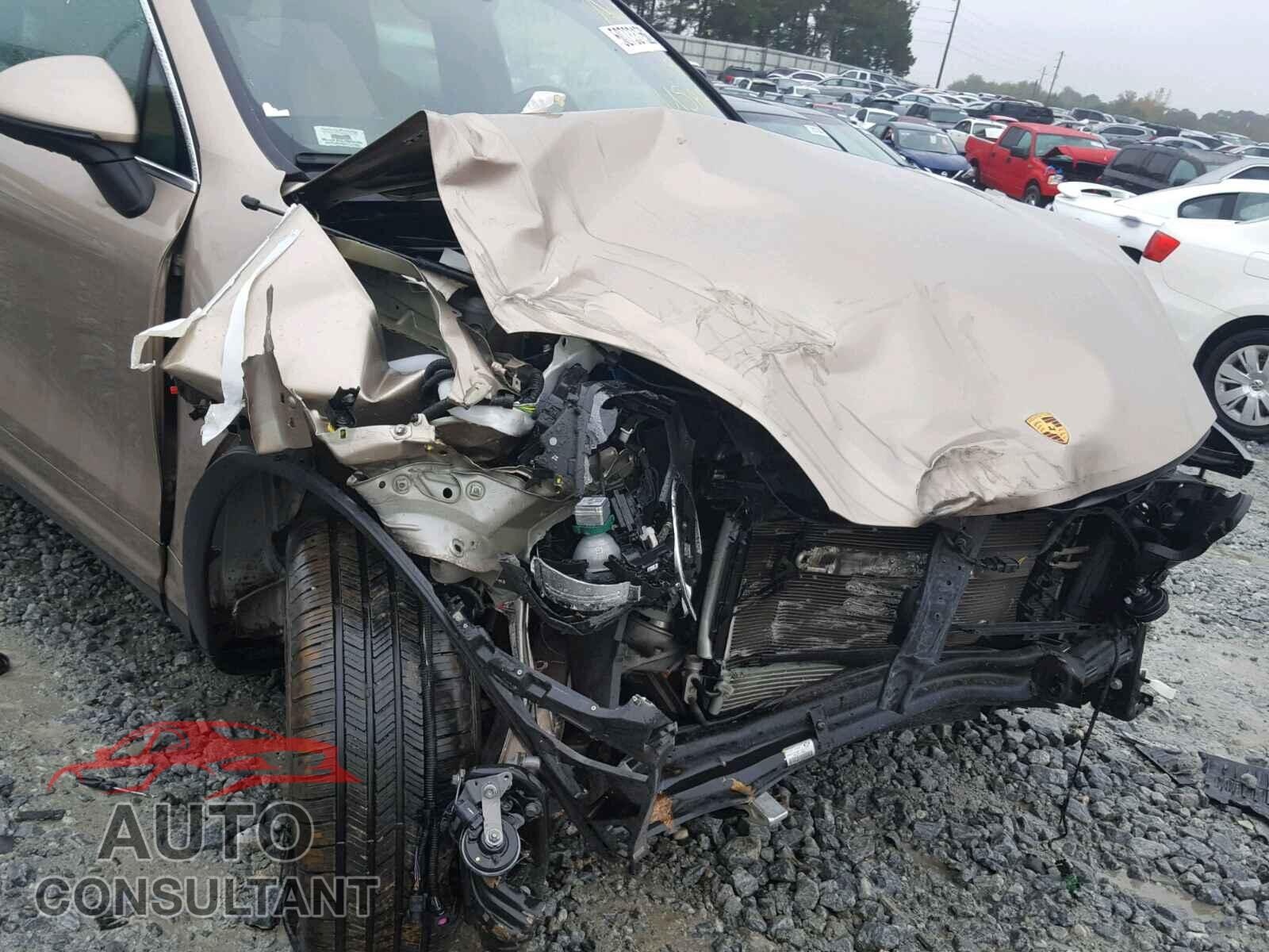 PORSCHE CAYENNE 2016 - WP1AA2A22GLA00621