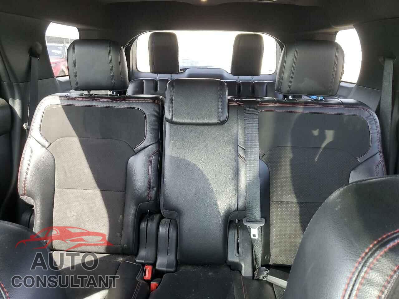 FORD EXPLORER 2018 - 1FM5K7D80JGB57203