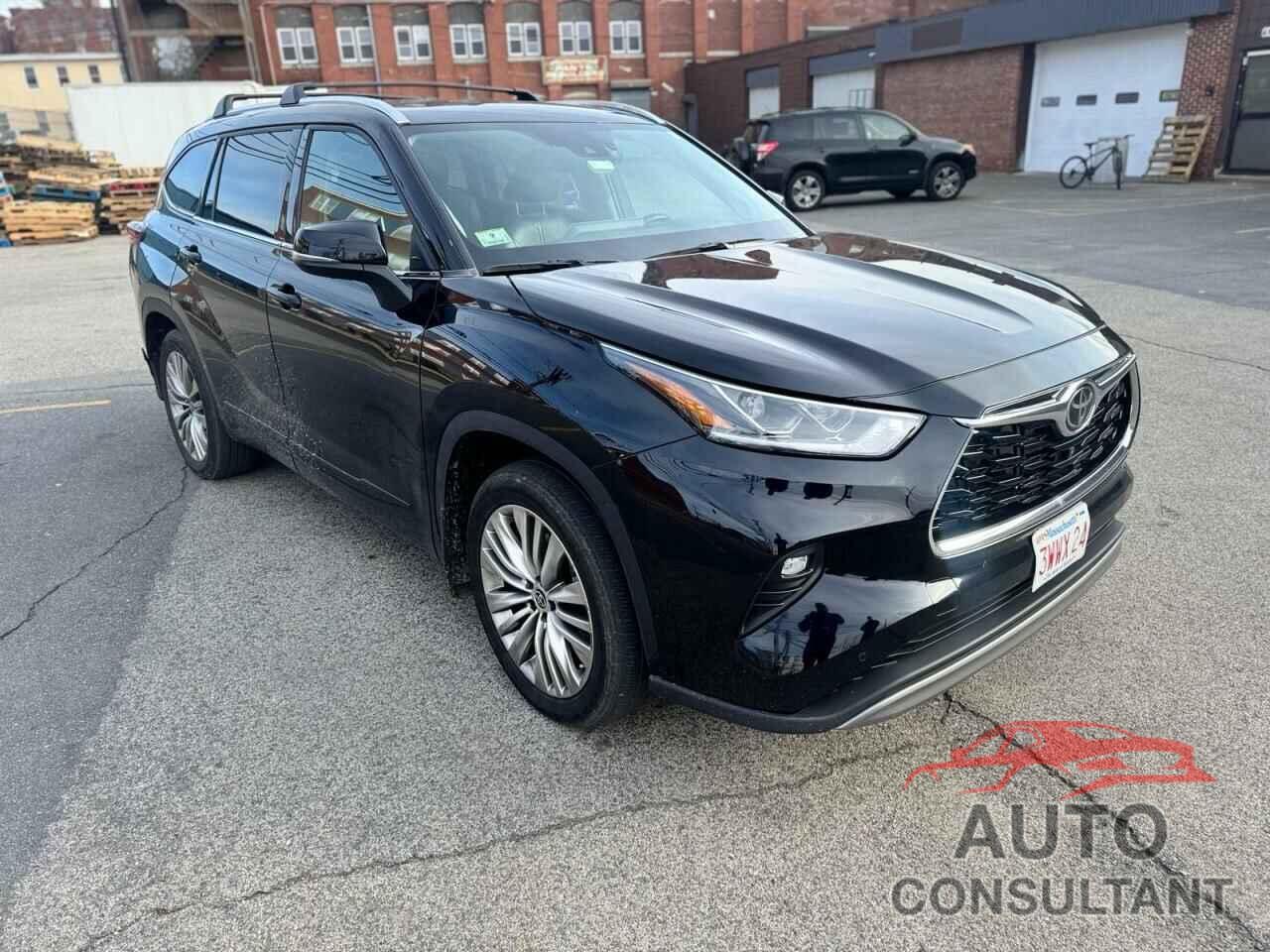 TOYOTA HIGHLANDER 2022 - 5TDFZRBH0NS226809
