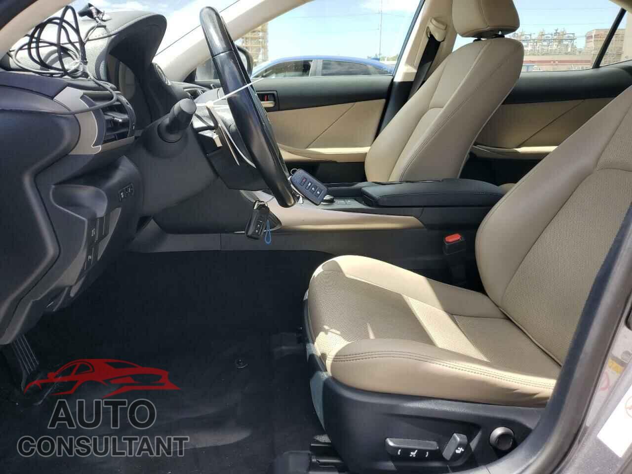 LEXUS IS 2017 - JTHBA1D24H5048976