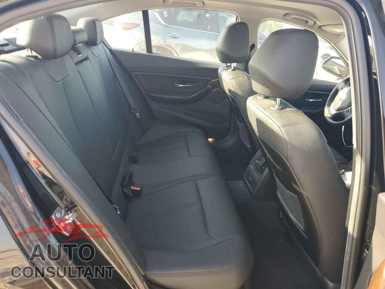 BMW 3 SERIES 2015 - WBA3C1C50FK119503