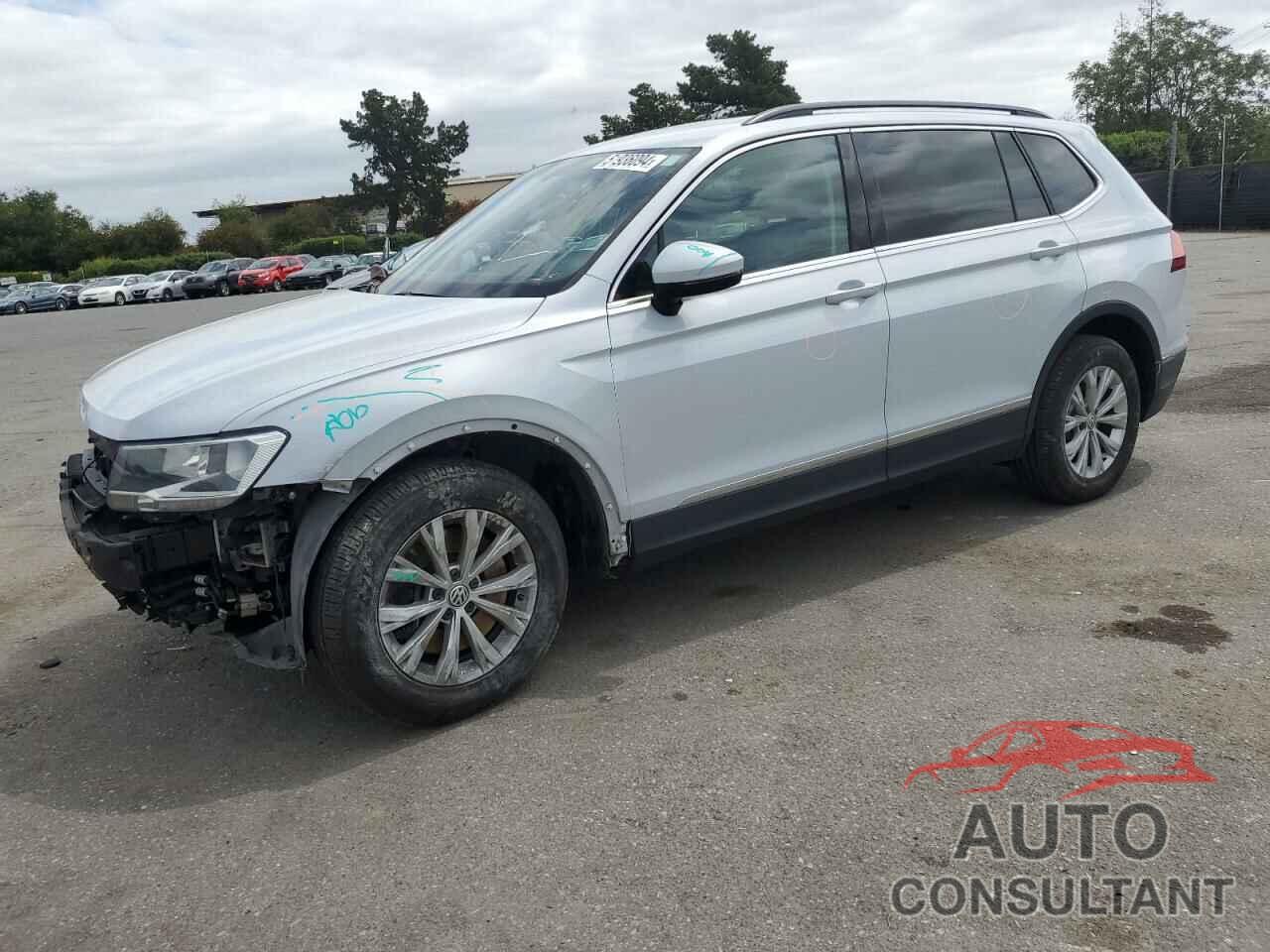 VOLKSWAGEN TIGUAN 2018 - 3VV3B7AX7JM082076