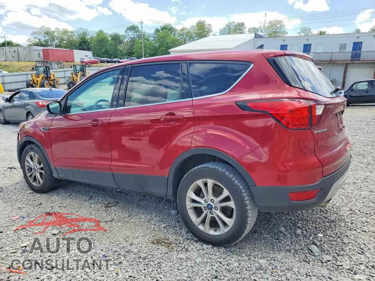 FORD ESCAPE 2019 - 1FMCU0GD4KUC00946