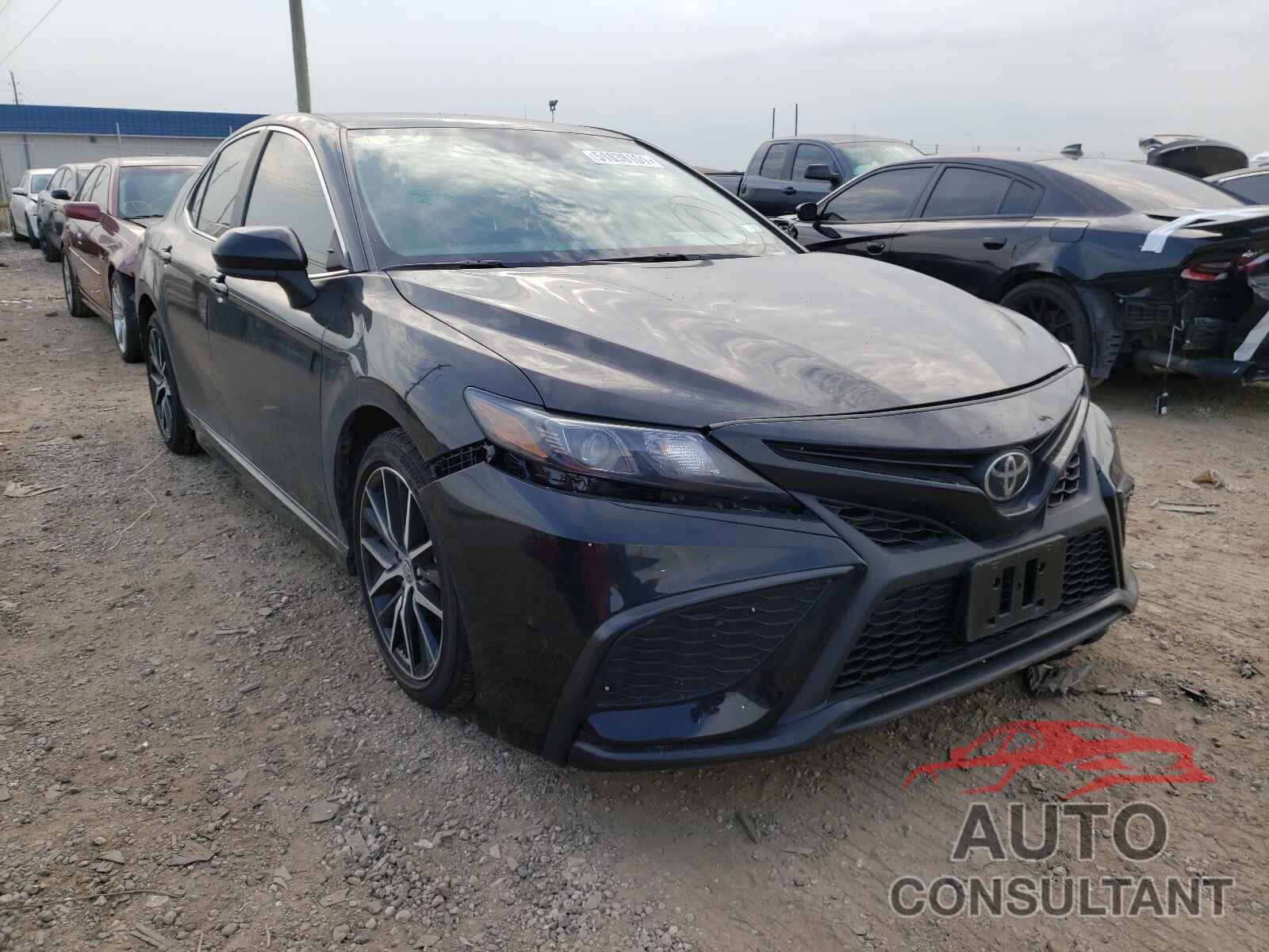 TOYOTA CAMRY 2021 - 4T1G11AK8MU421816