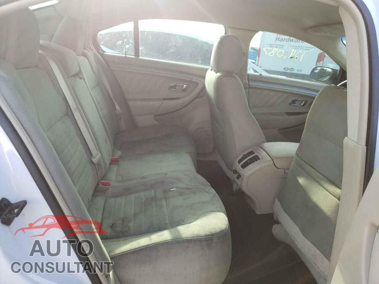FORD TAURUS 2018 - 1FAHP2D85JG138299