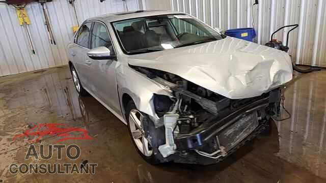 VOLKSWAGEN PASSAT 2012 - 1VWBH7A30CC021594