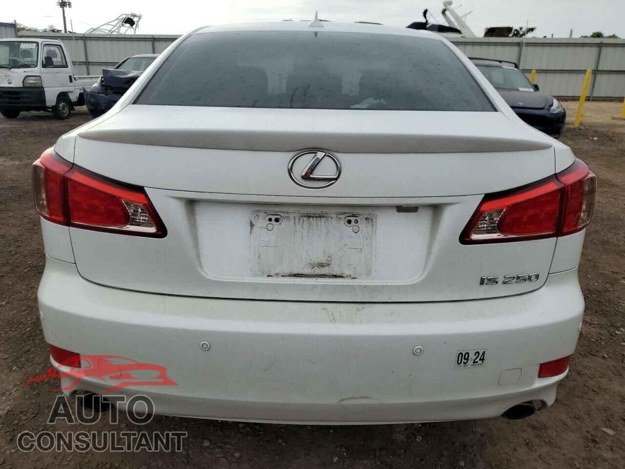 LEXUS IS 2011 - JTHBF5C21B5133811