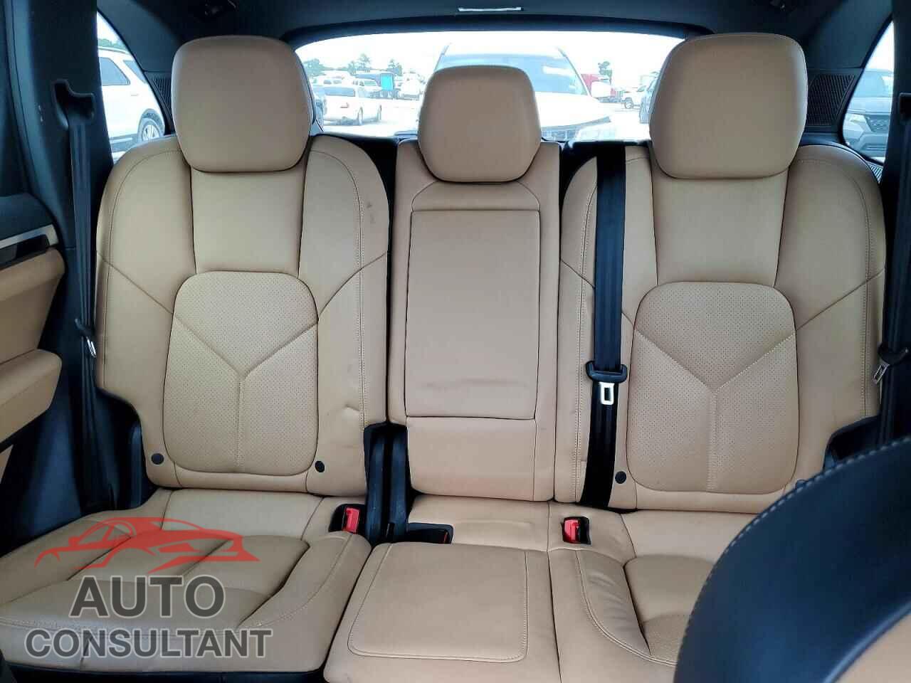 PORSCHE CAYENNE 2016 - WP1AF2A24GKA41193