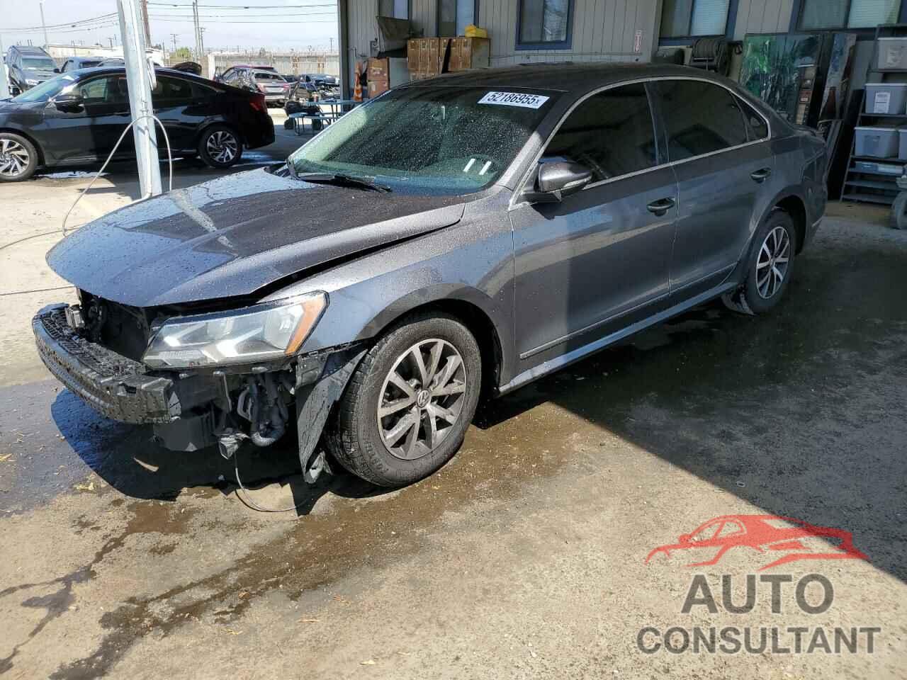 VOLKSWAGEN PASSAT 2017 - 1VWAT7A3XHC024410