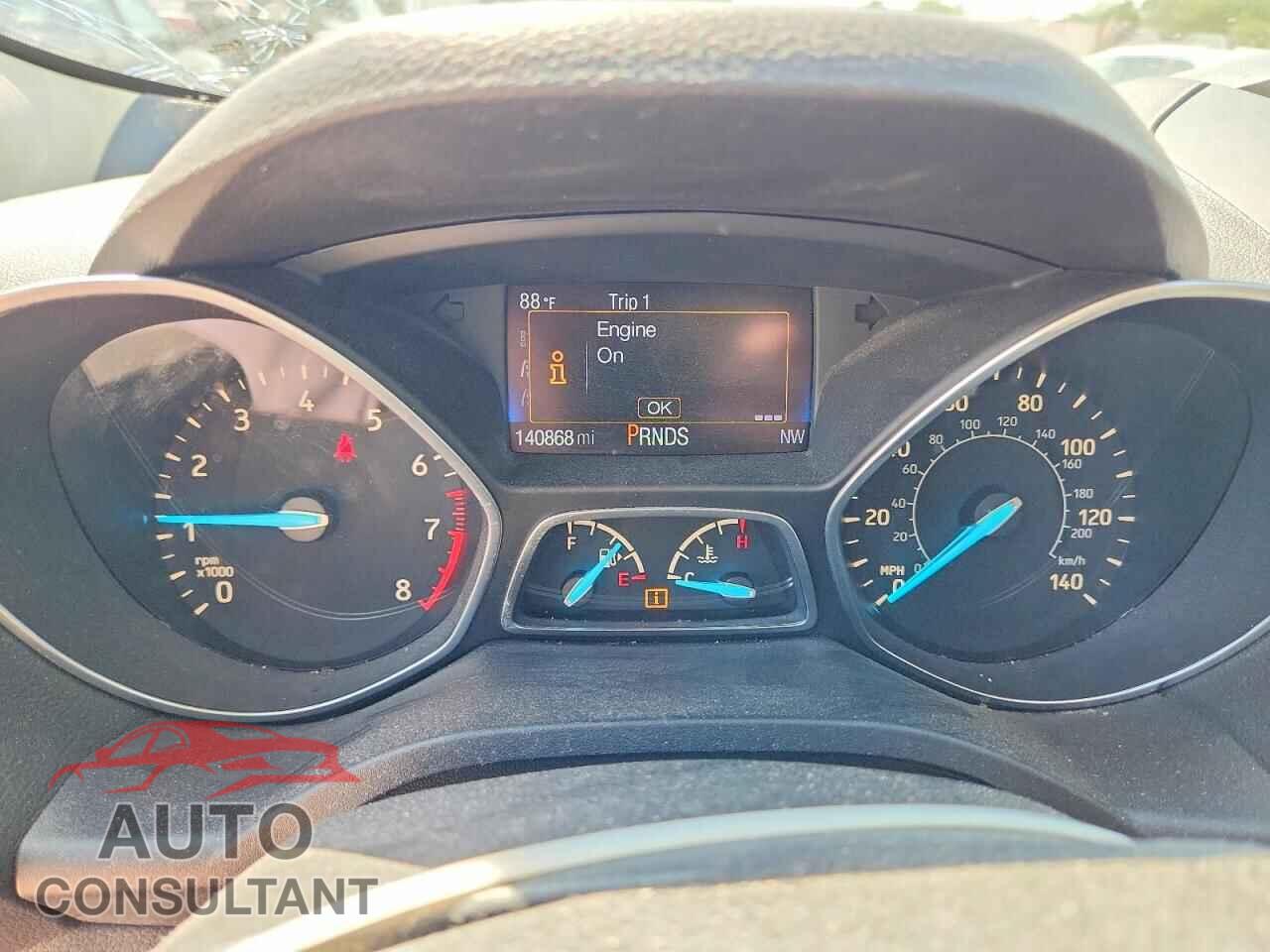 FORD ESCAPE 2017 - 1FMCU0F75HUB56654