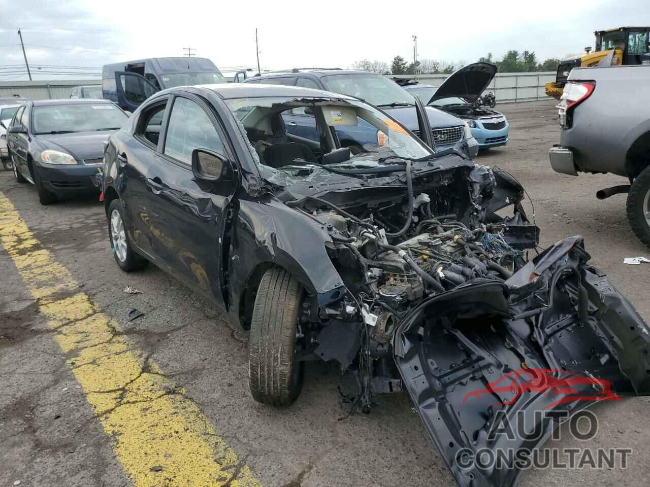 TOYOTA YARIS 2018 - 3MYDLBYV4JY331015