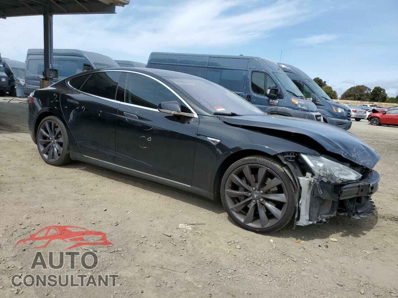 TESLA MODEL S 2013 - 5YJSA1CN0DFP28282