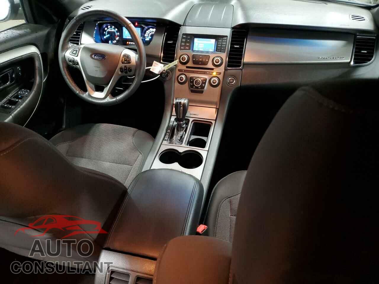 FORD TAURUS 2019 - 1FAHP2E84KG100921