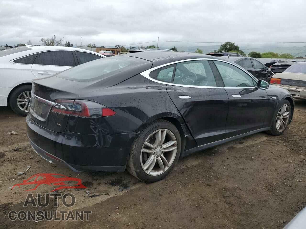 TESLA MODEL S 2015 - 5YJSA1E12FF111396