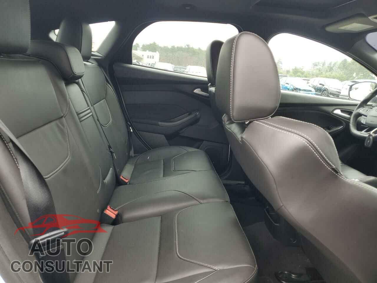FORD FOCUS 2016 - 1FADP3L98GL323445