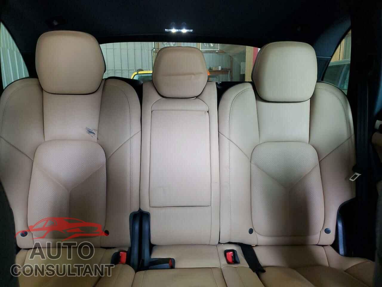 PORSCHE CAYENNE 2017 - WP1AA2A23HKA91745
