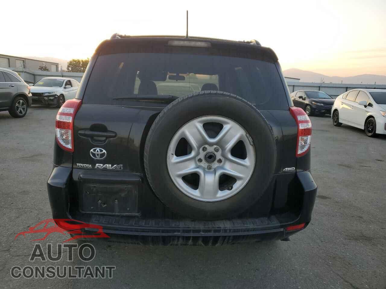 TOYOTA RAV4 2010 - JTMBF4DV8AD022200