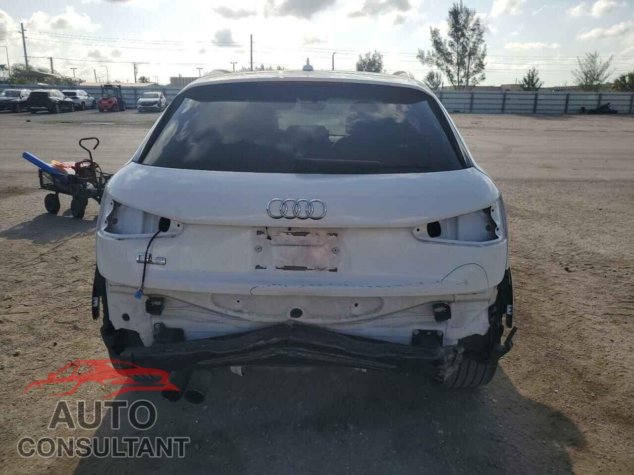 AUDI Q3 2018 - WA1BCCFS0JR015521