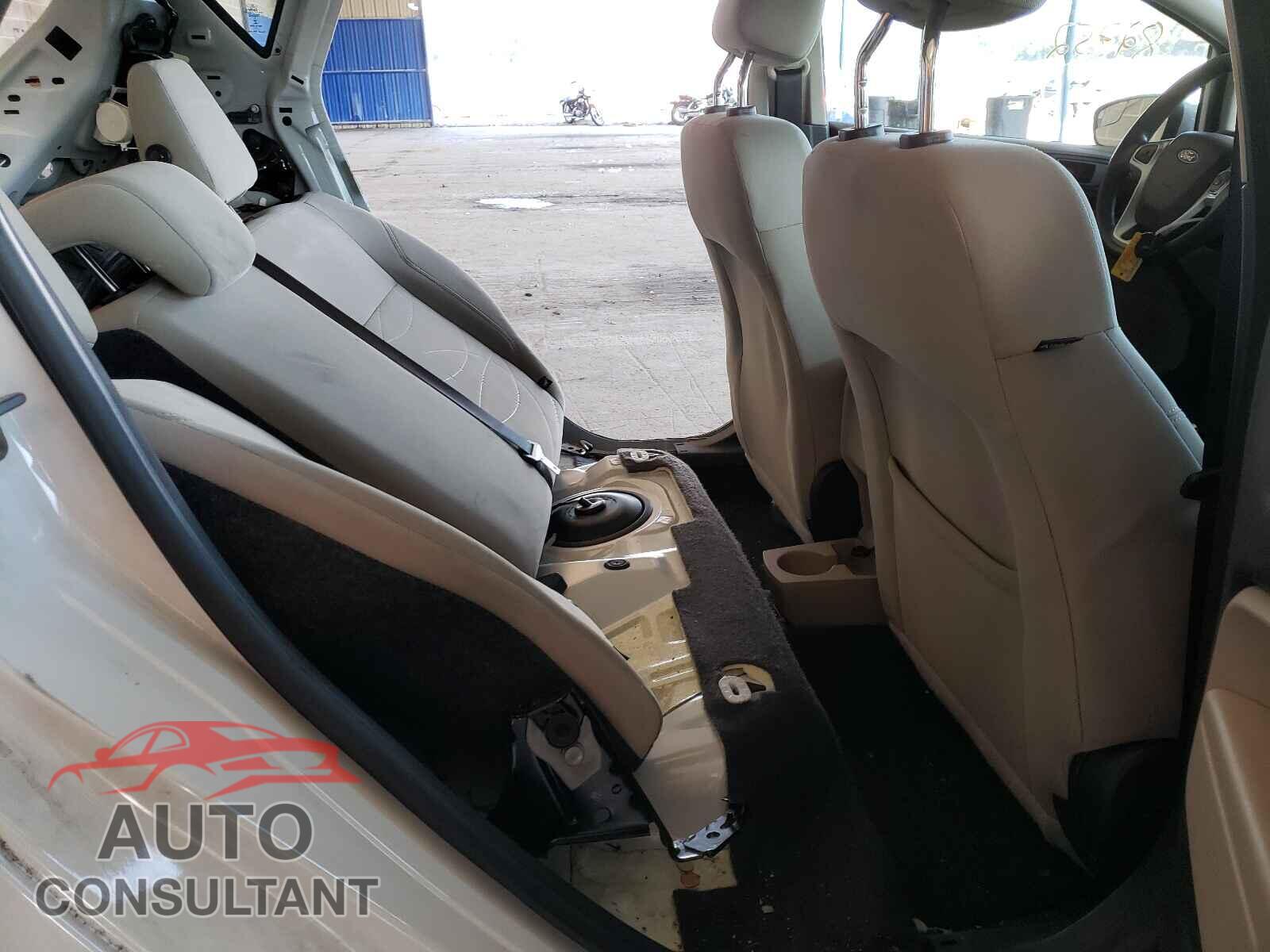 FORD FIESTA 2018 - 3FADP4EJ3JM106727