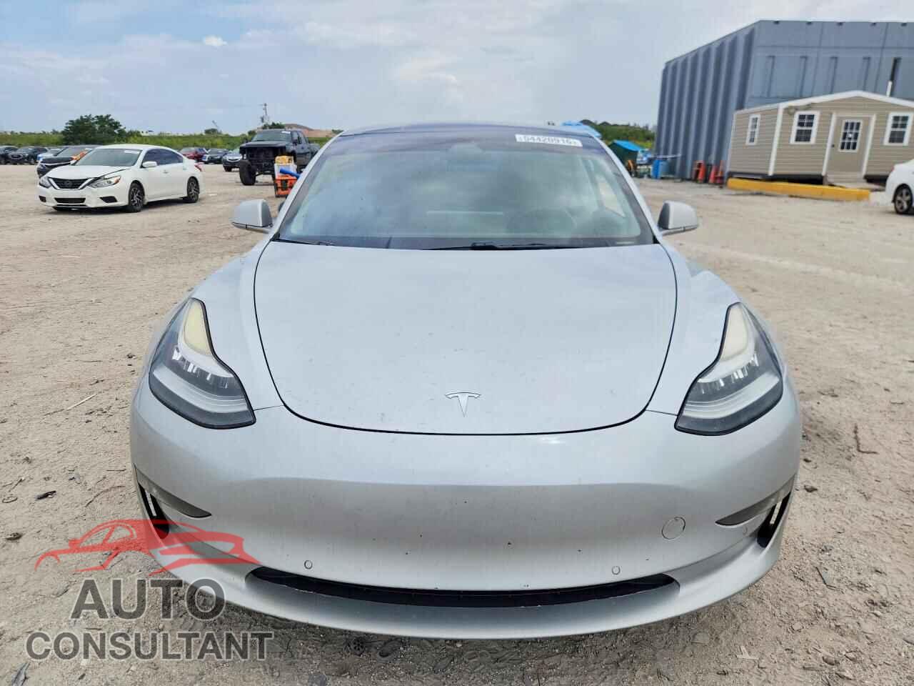 TESLA MODEL 3 2018 - 5YJ3E1EA0JF009578