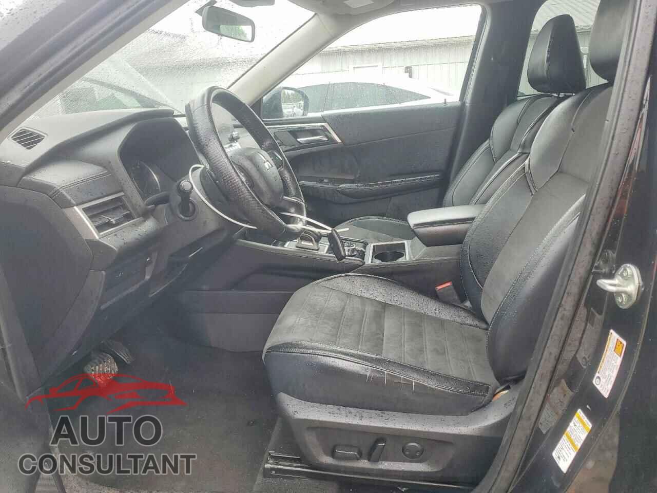 MITSUBISHI OUTLANDER 2022 - JA4J4UA88NZ037816